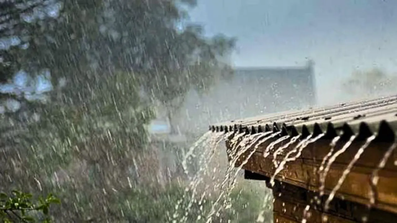 সারাদেশে টানা পাঁচ দিন বৃষ্টির আভাস,সাগর উত্তাল