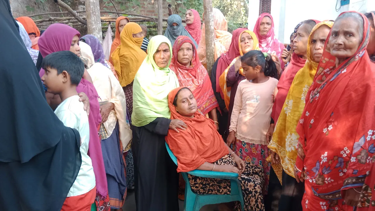 পদ্মা চরে খড় কাটাকে কেন্দ্র করে সংঘর্ষে নিহত ৩