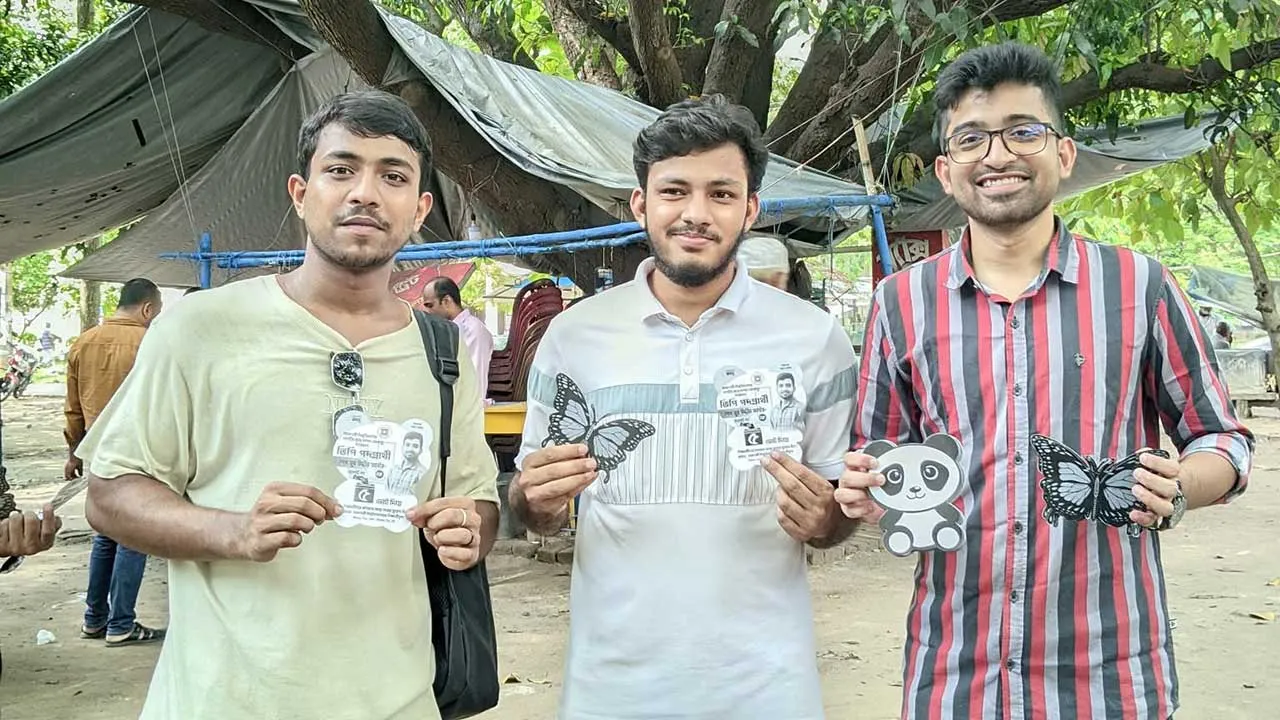 রাবিতে রাকসু নির্বাচন ঘিরে উৎসবের আমেজ, ব্যতিক্রমী প্রচারণায় মুখর প্রার্থীরা