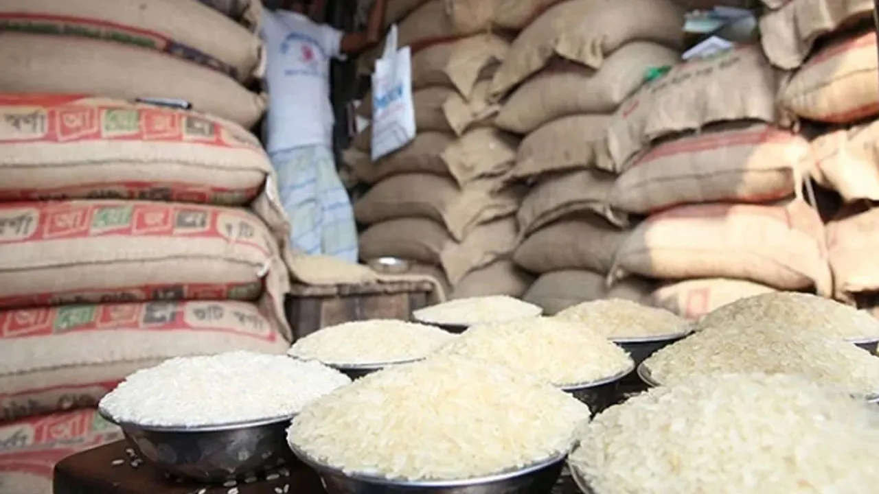রমজানের আগে নিত্যপণ্যের বাজারে ঊর্ধ্বগতি, বাড়ছে চাল–ডাল–চিনির দাম