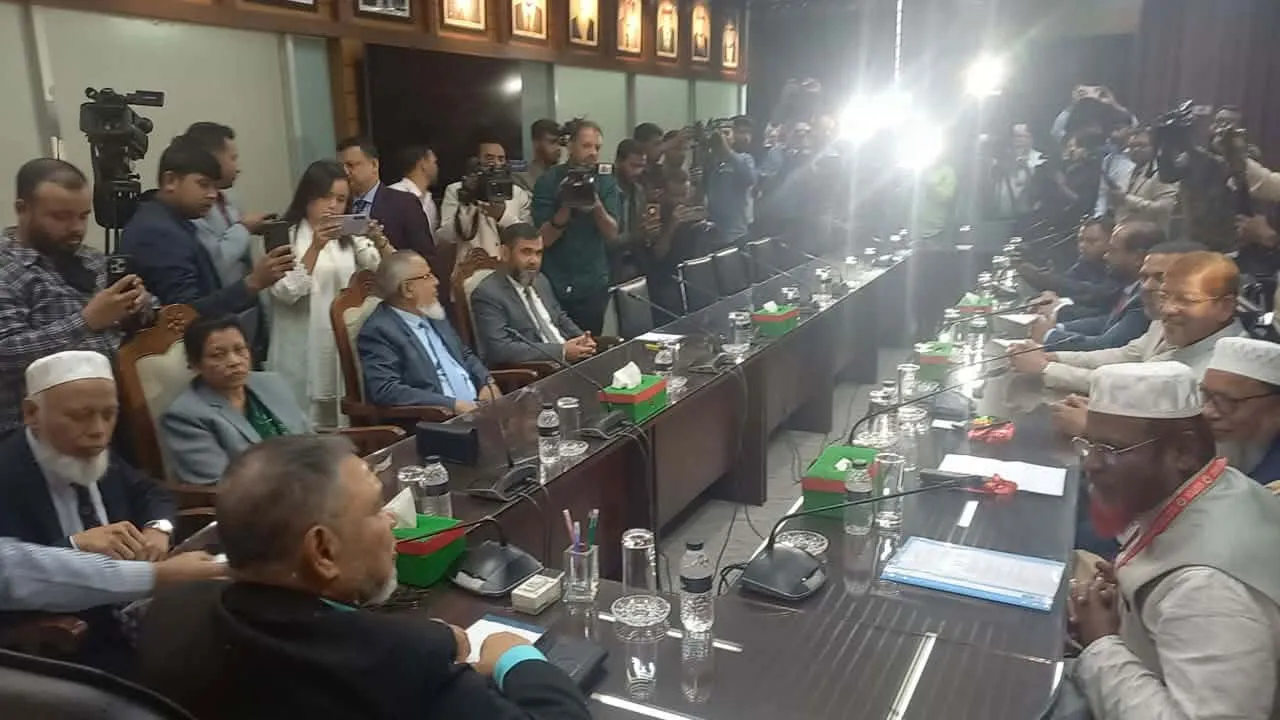 ইসিতে বৈঠক, জামায়াতের প্রতিনিধি দল হাজির