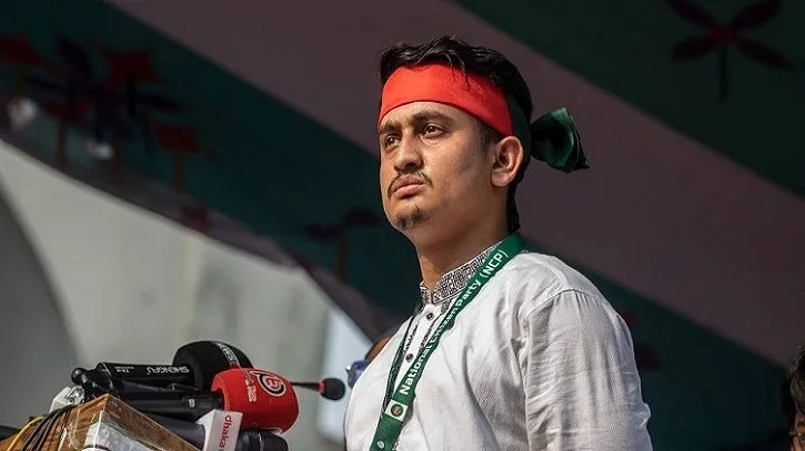 একটা মানুষ কতটা ছোটলোক হলে এই কাজ করতে পারে শেখ হাসিনার ভূমিকা নিয়ে ফেসবুকে সারজিস