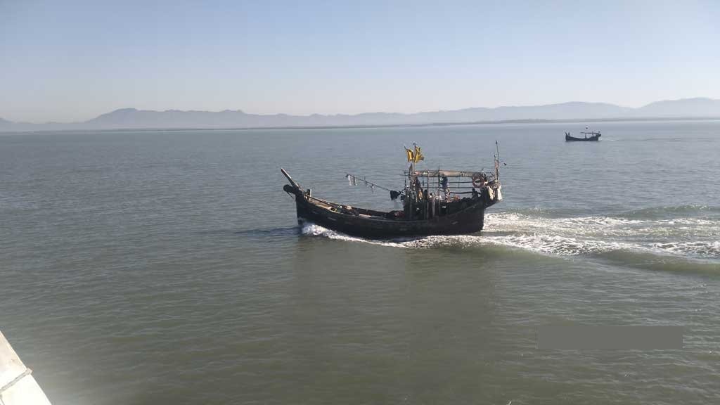 teknaf-fisherman-271125-01-1764239241