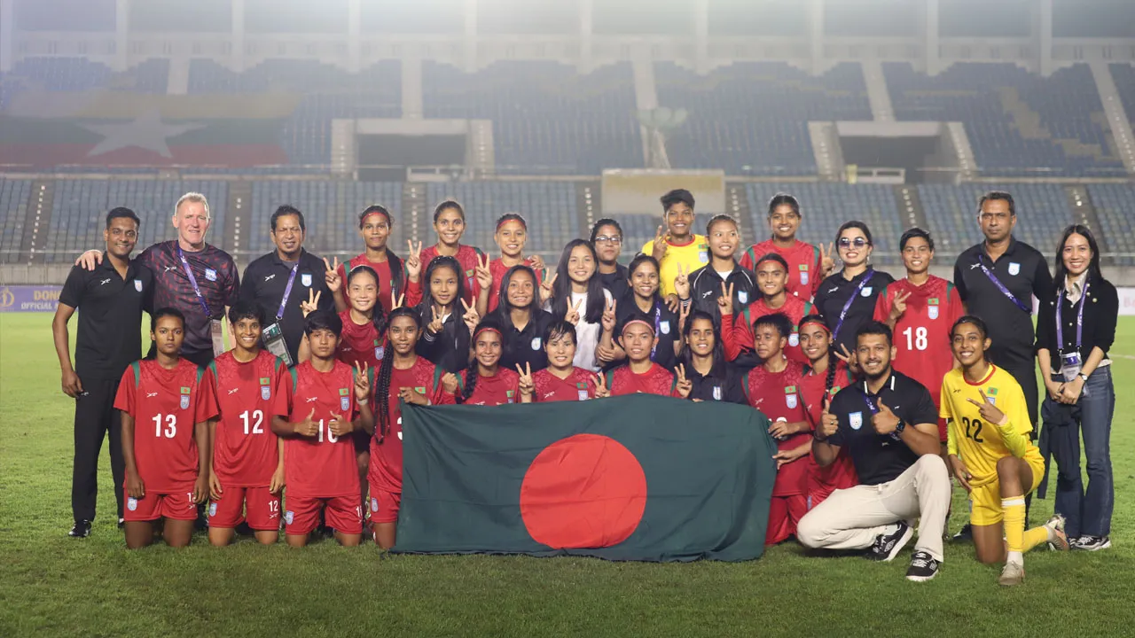 নারী ফুটবল দলের পুরস্কার বহুবছরেও অধরা