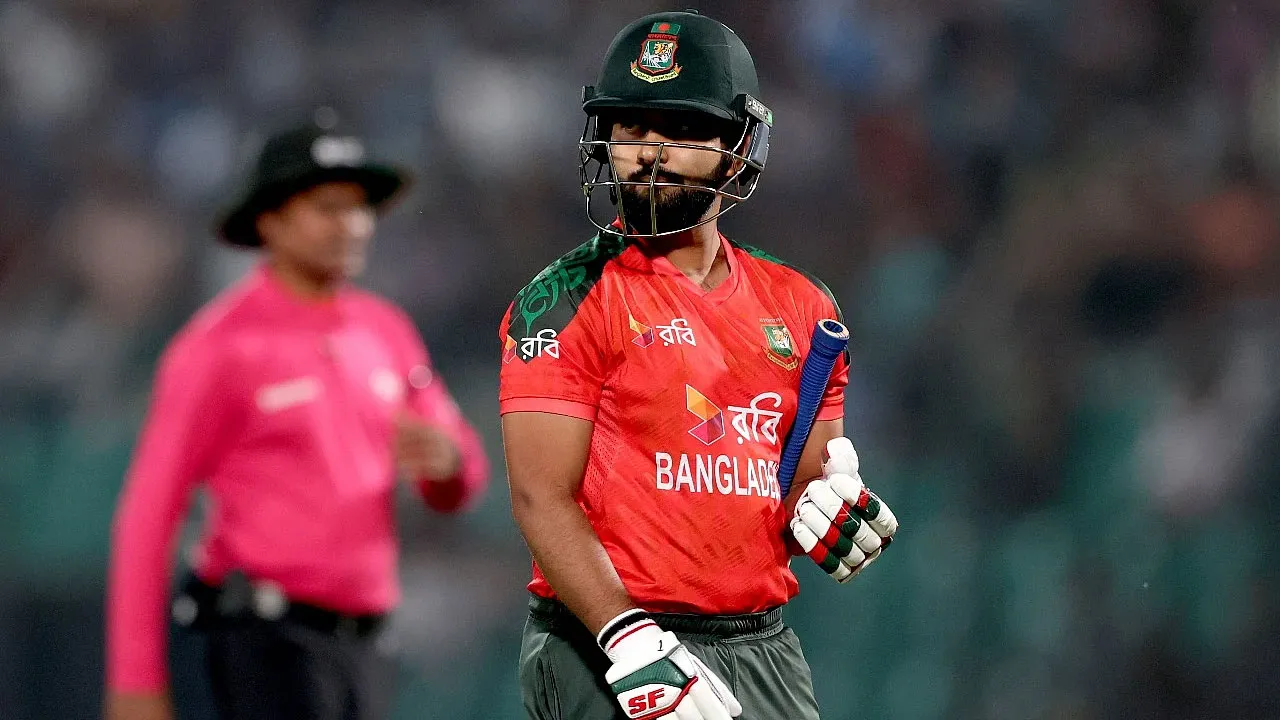 ব্যাটিং ভরাডুবিতে সিরিজে পিছিয়ে বাংলাদেশ
