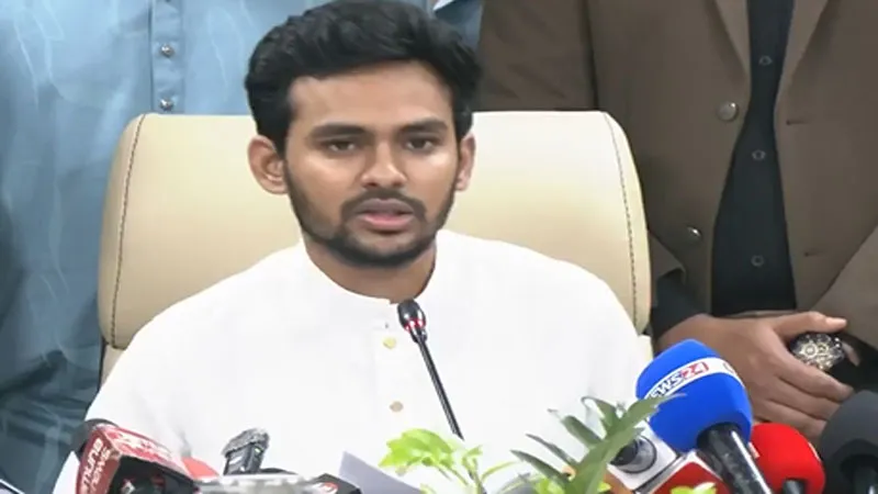 আমি নির্বাচন করবো, তবে পদত্যাগের বিষয়ে এই মুহূর্তে কিছু বলতে পারবো না: আসিফ মাহমুদ