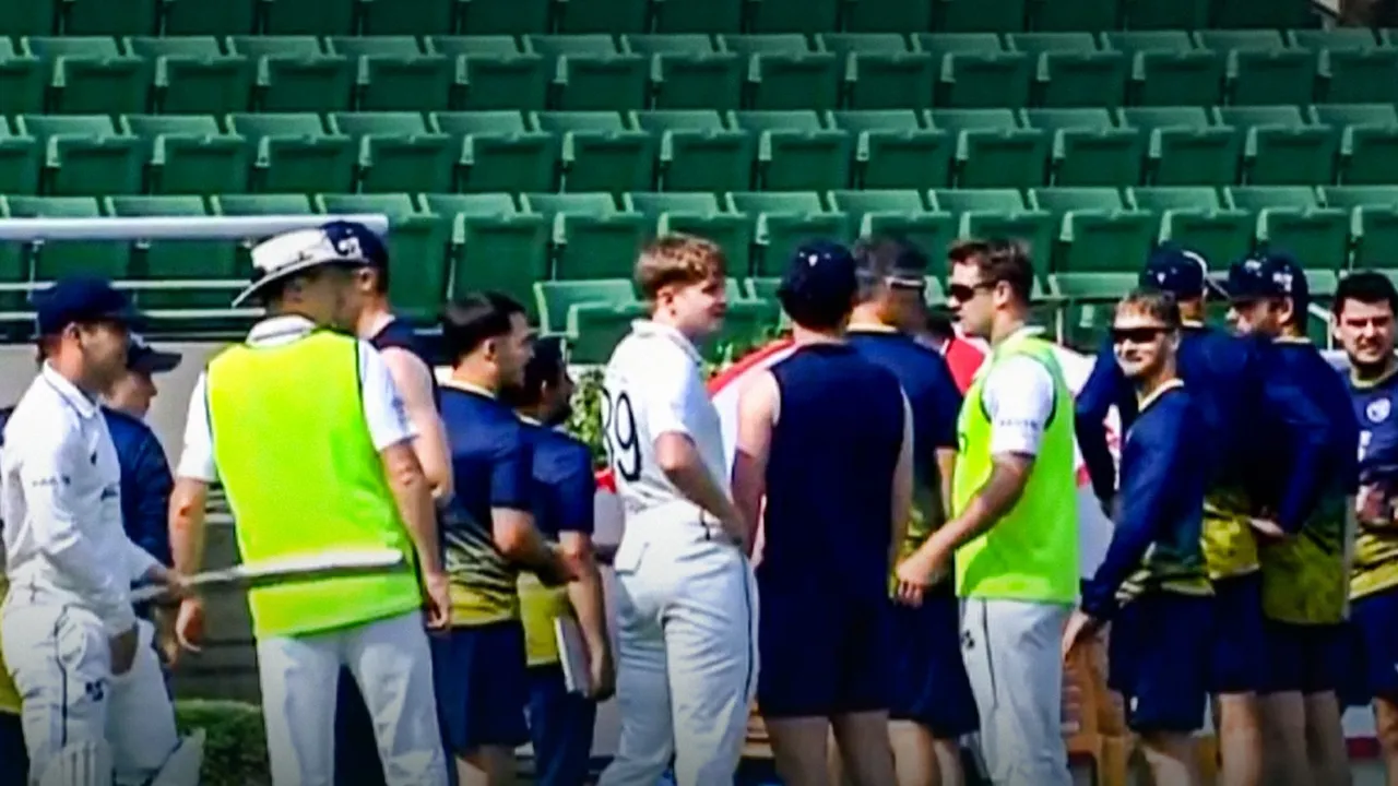 ভূমিকম্পে থেমে খেলা, তাইজুল জোড়া সাফল্য