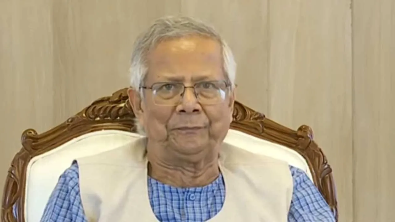 জাতির উদ্দেশে ভাষণ দিচ্ছেন প্রধান উপদেষ্টা