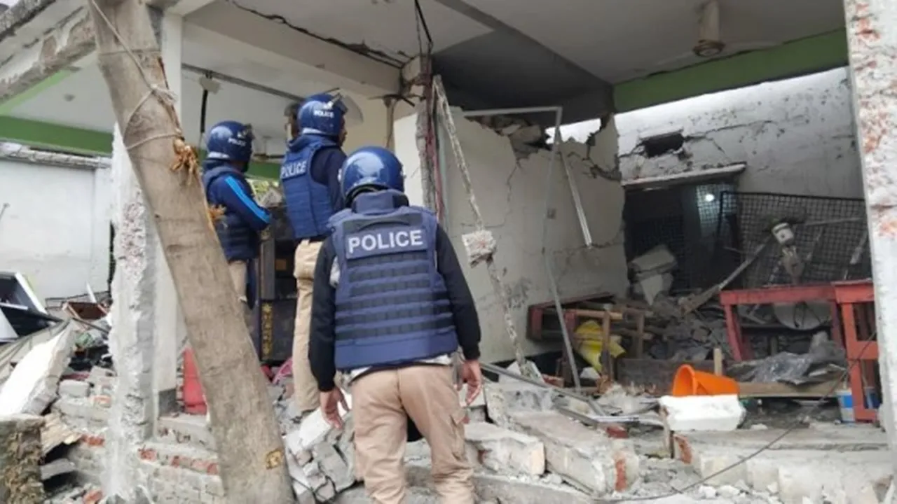 মাদ্রাসায় বিস্ফোরণ: নারীসহ ছয়জন রিমান্ডে